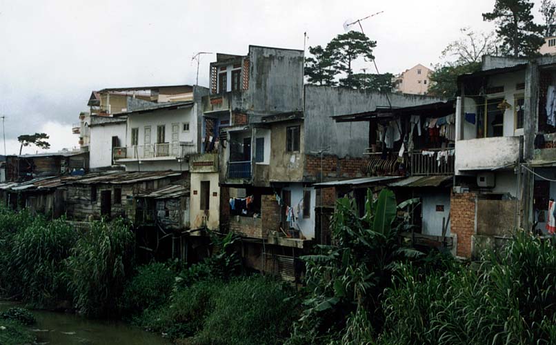 Dalat - slum u eky